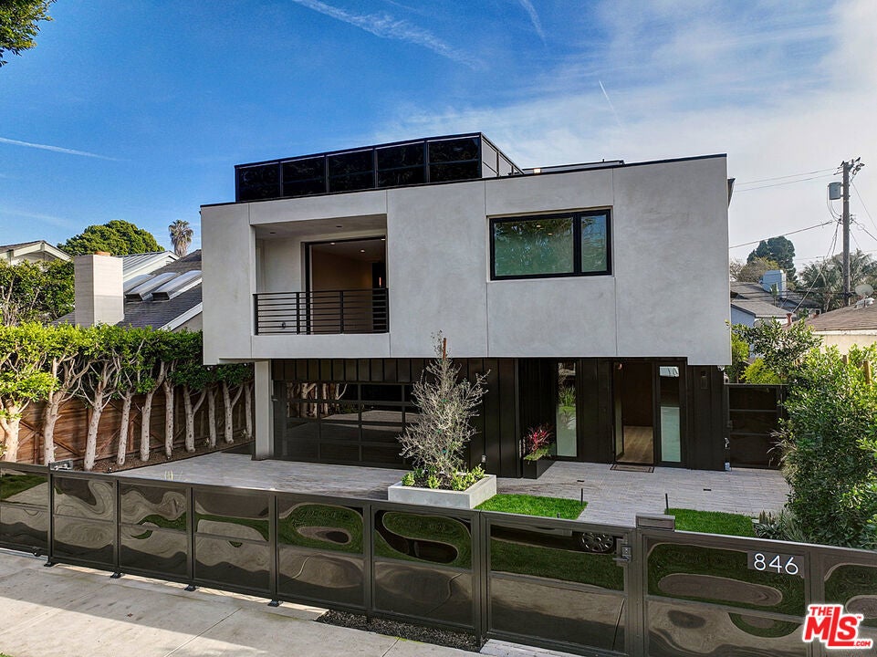 Photo of Listing #26642979