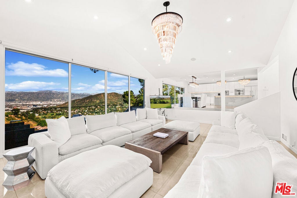 Photo of Listing #26639735