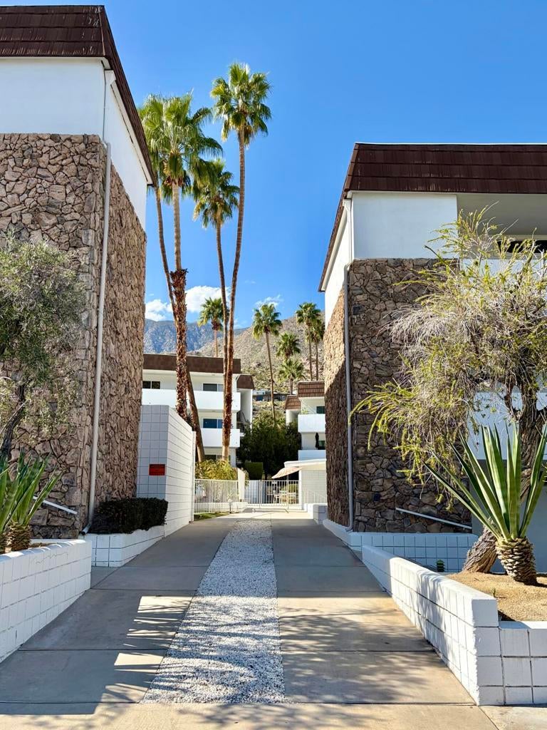 2301 S Skyview Drive # 2, Palm Springs
