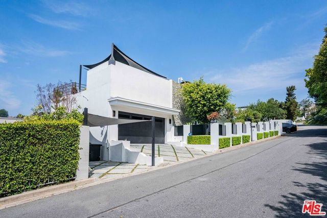 1441 Summitridge Drive, Beverly Hills