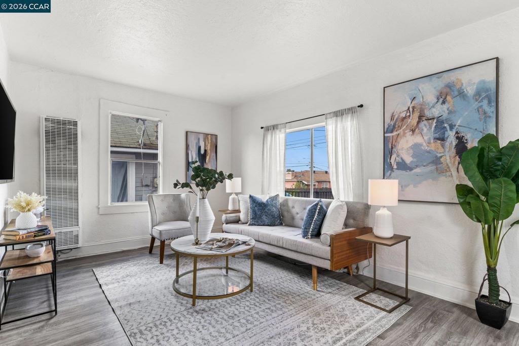 Photo of Listing #41123543