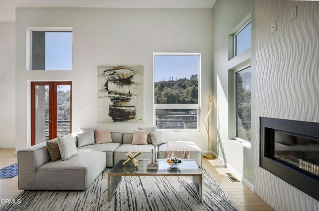 475 Rustic Drive, Los Angeles