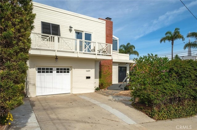 1659 3rd Street, Manhattan Beach.