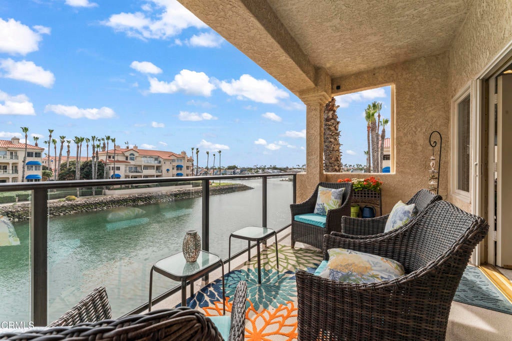 1729 Emerald Isle Way, Oxnard