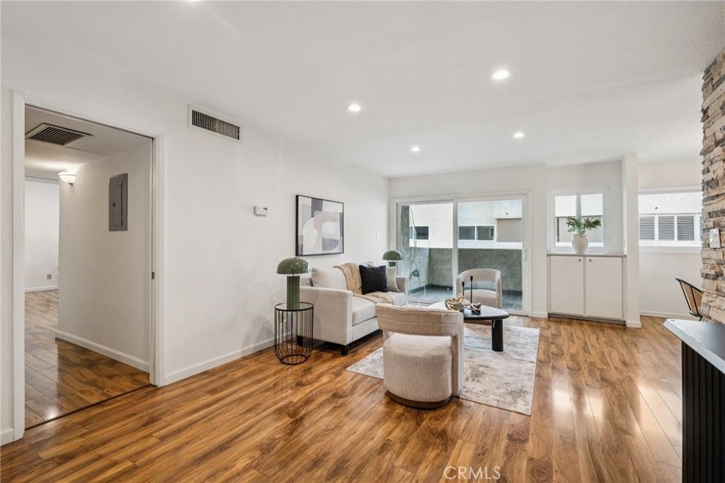 125 S Sierra Madre # 215, Pasadena