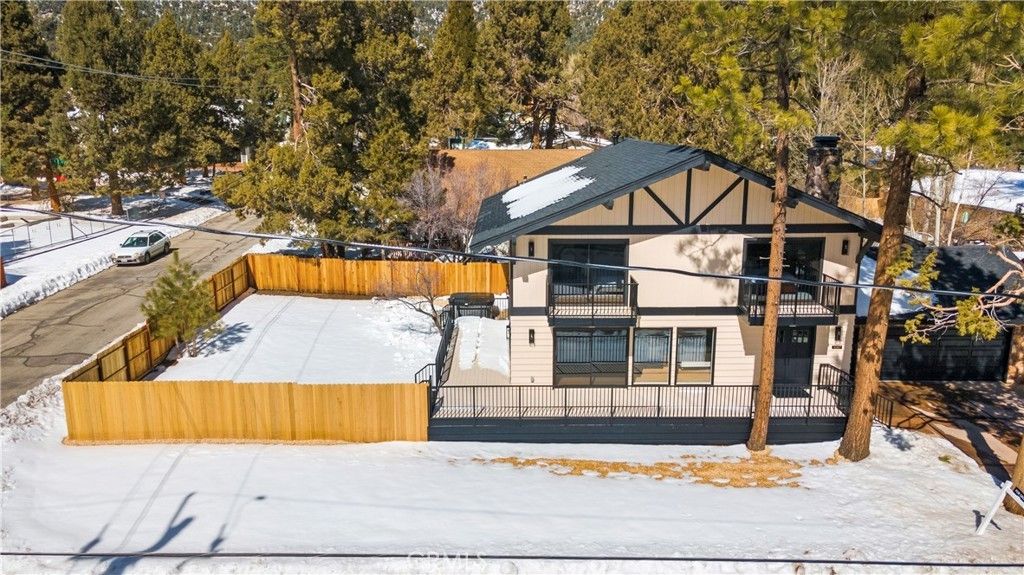 1087 Rocky Mountain Rd, Big Bear City