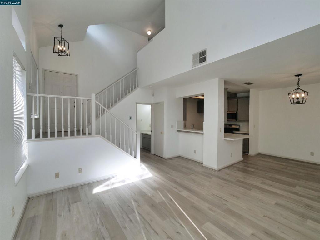 Photo of Listing #41123762