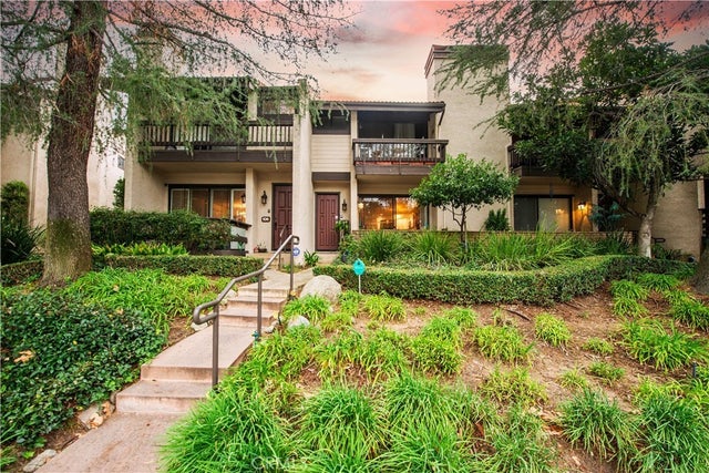 5711 Owensmouth # 107, Woodland Hills
