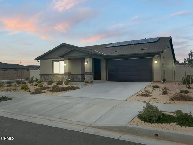 3311 Topaz Lane, Lancaster