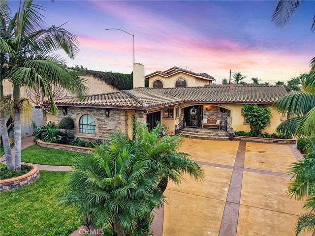 8906 Brock Avenue, Downey