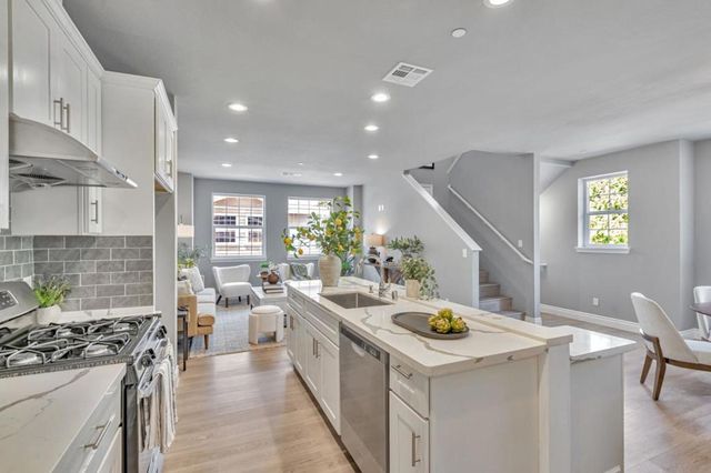 807 Maybeck Place, Hayward
