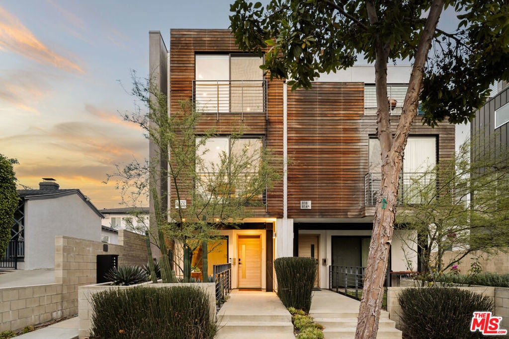 Photo of Listing #26649993