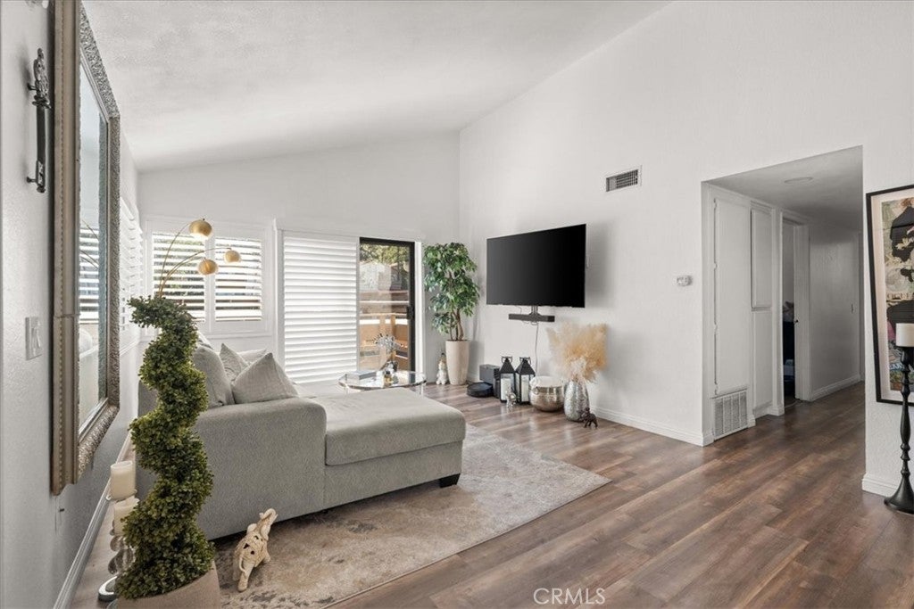 Photo of Listing #PW26031882