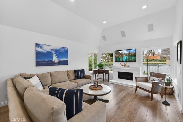 7 E Yale Loop, Irvine