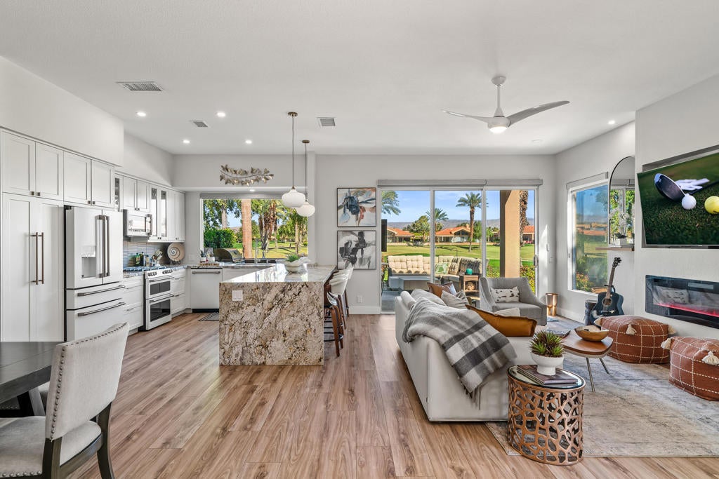 Photo of Listing #219143105DA