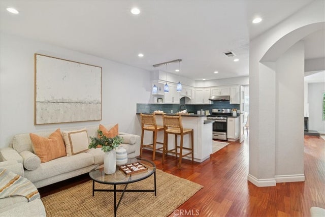 16001 S Vermont 44, Gardena.