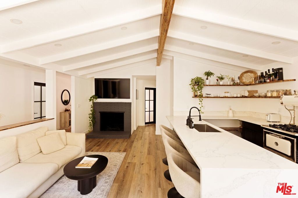 Photo of Listing #26650309