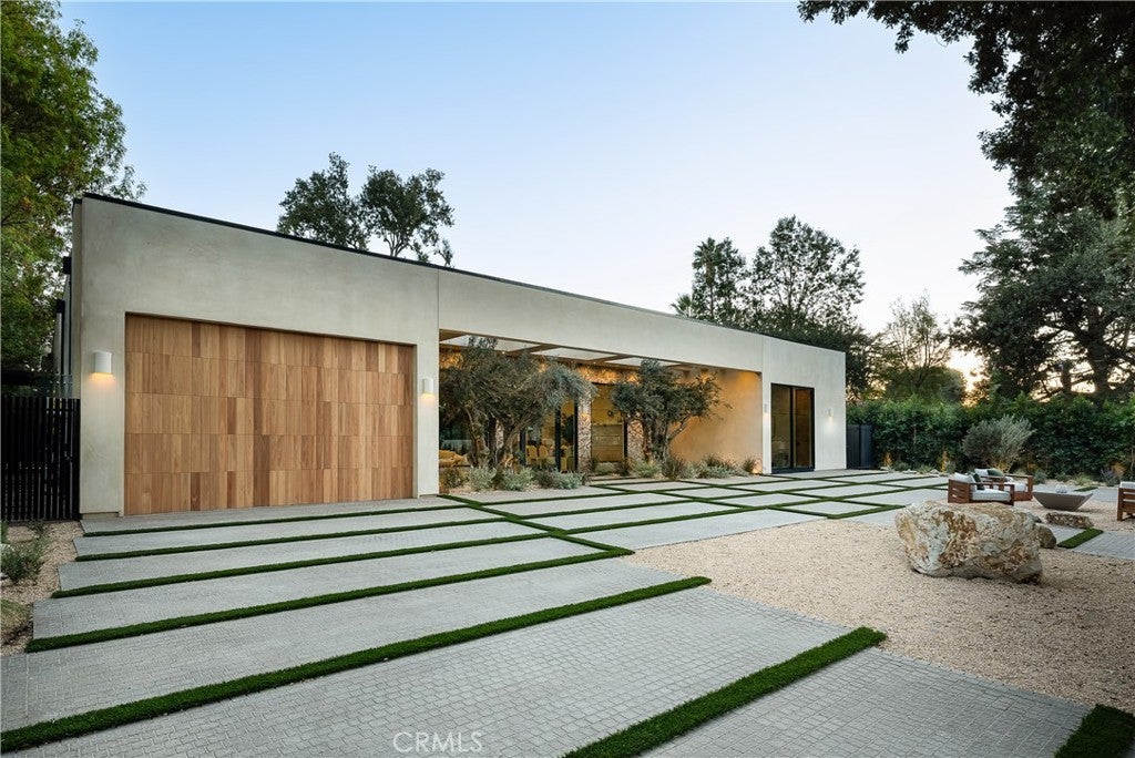 Photo of Listing #SR26030652