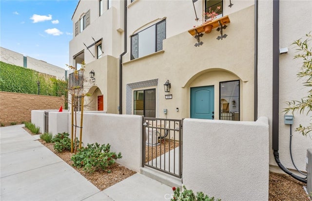 101 Kimberwick Court, Burbank