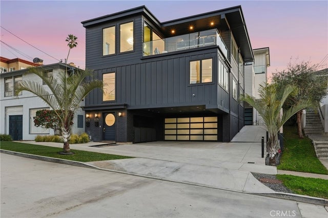 626 Longfellow, Hermosa Beach.