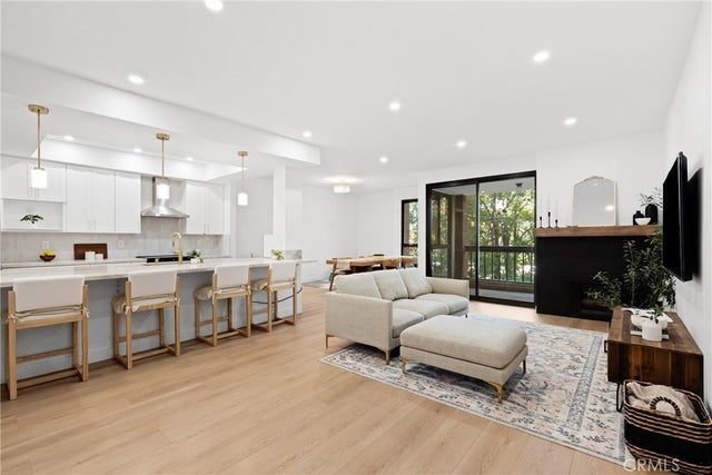 4477 Wilshire Boulevard # 202, Los Angeles