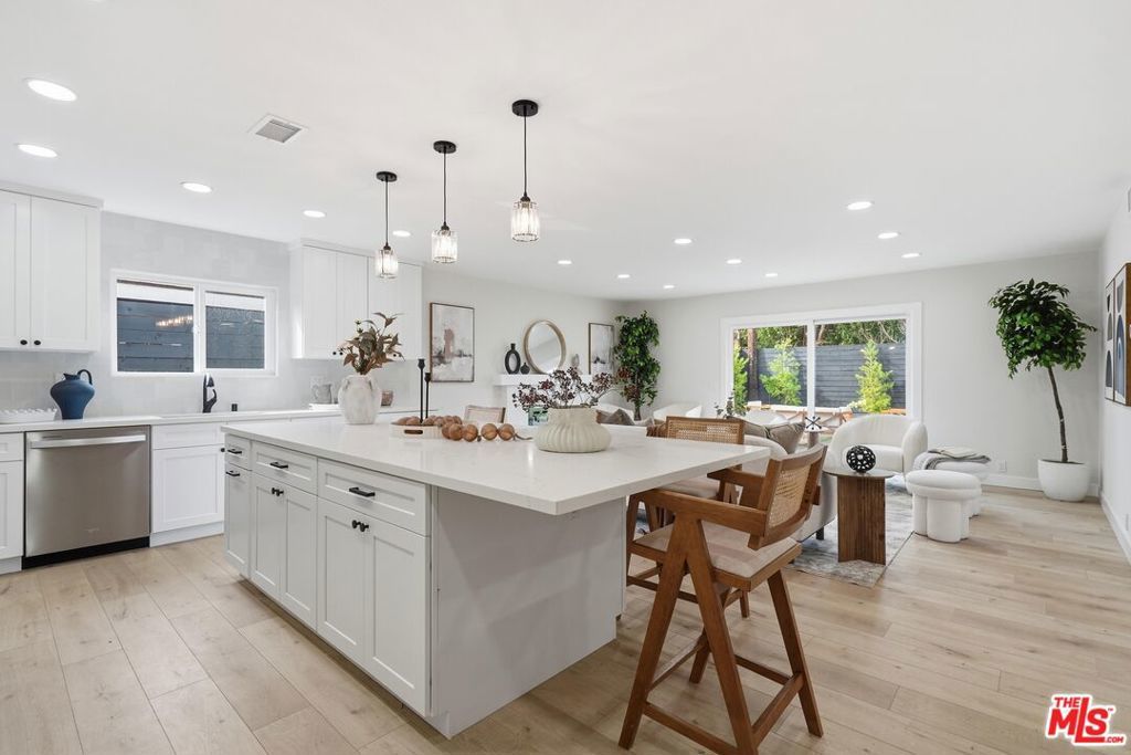 Photo of Listing #26651349