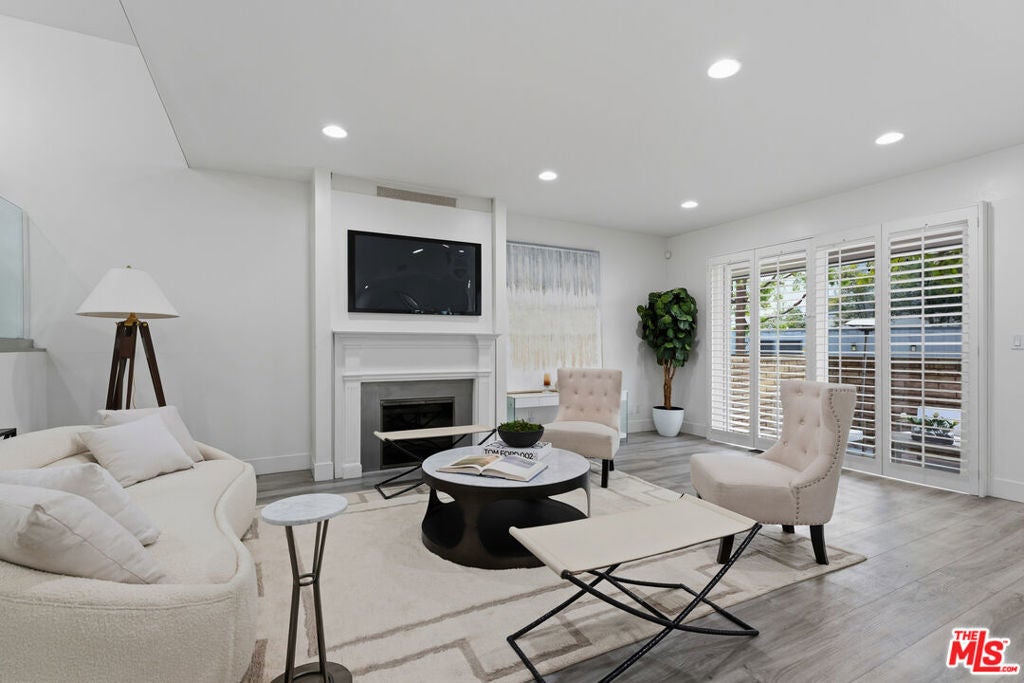 Photo of Listing #26650293