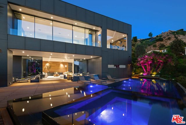 2341 Gloaming Way, Beverly Hills