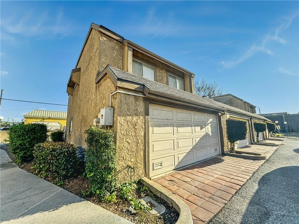 922 Sandpiper, West Covina