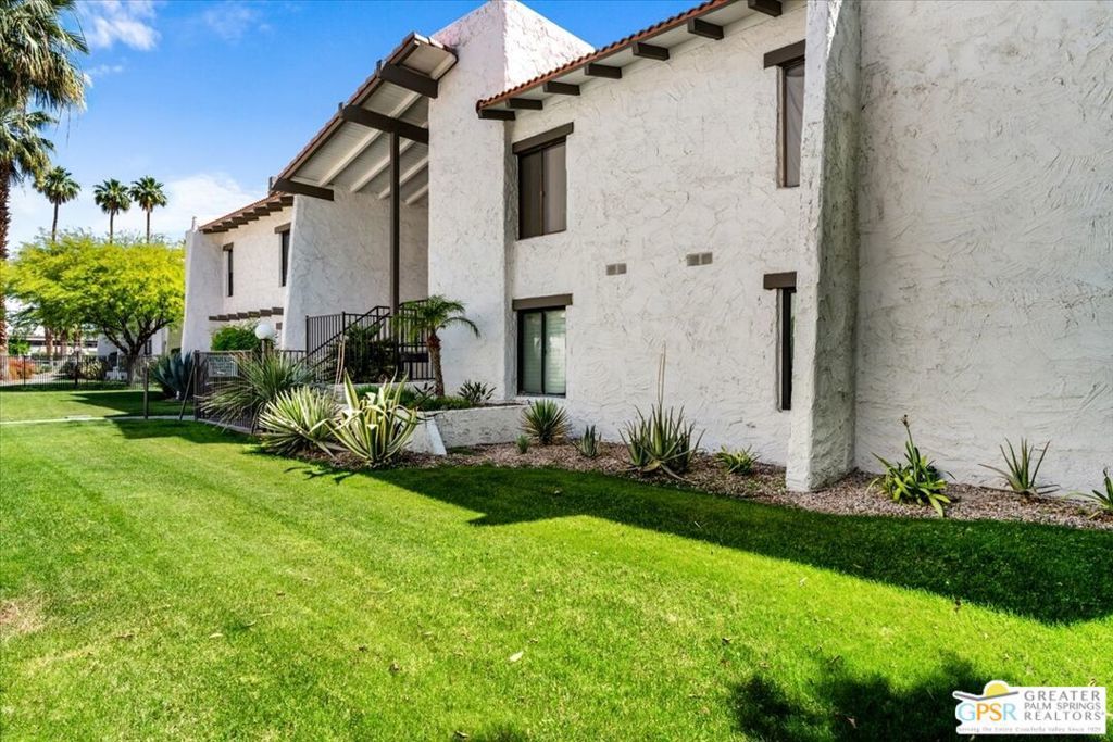 1050 E Ramon Road # 15, Palm Springs