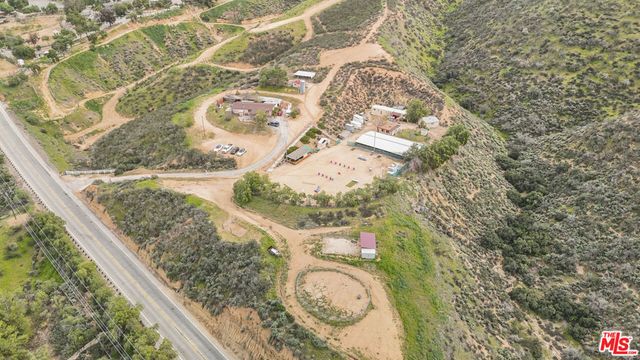 11426 Sierra Highway, Santa Clarita