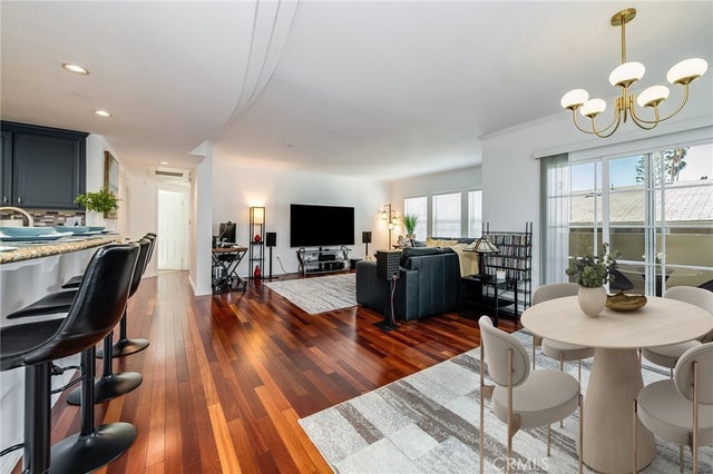 4832 Whitsett Avenue # 305, Valley Village