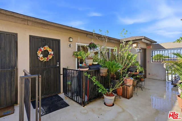 1100 Walnut Avenue # 6, Long Beach