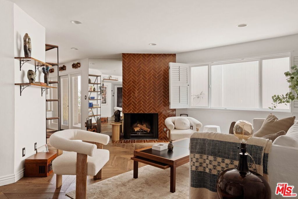 Photo of Listing #25625375