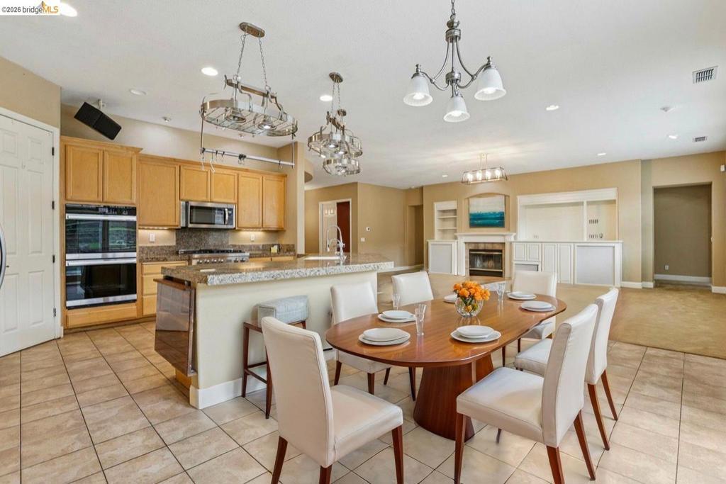 Photo of Listing #41124075