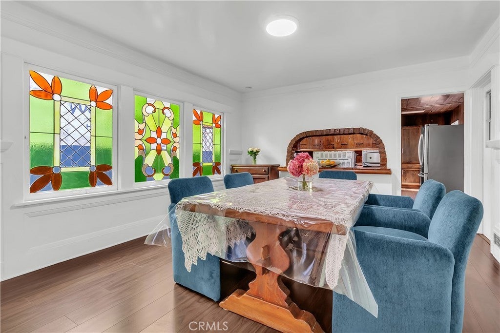 Photo of Listing #IV26033898