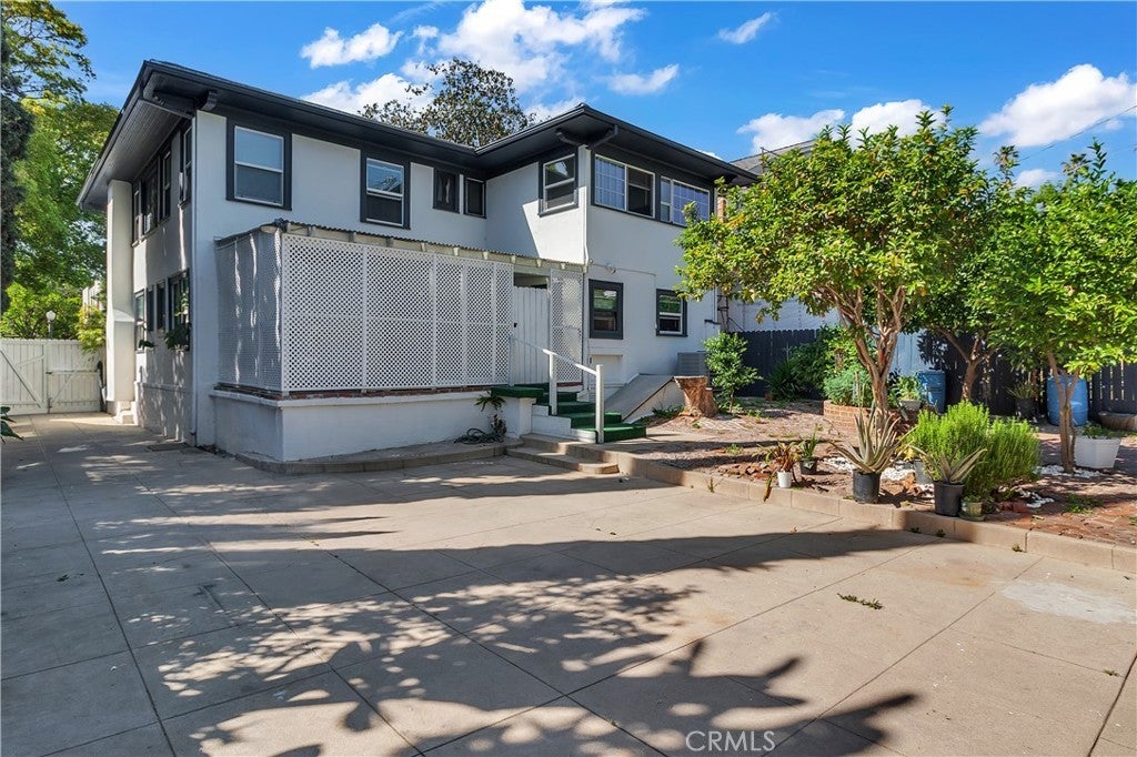 Photo of Listing #IV26033898