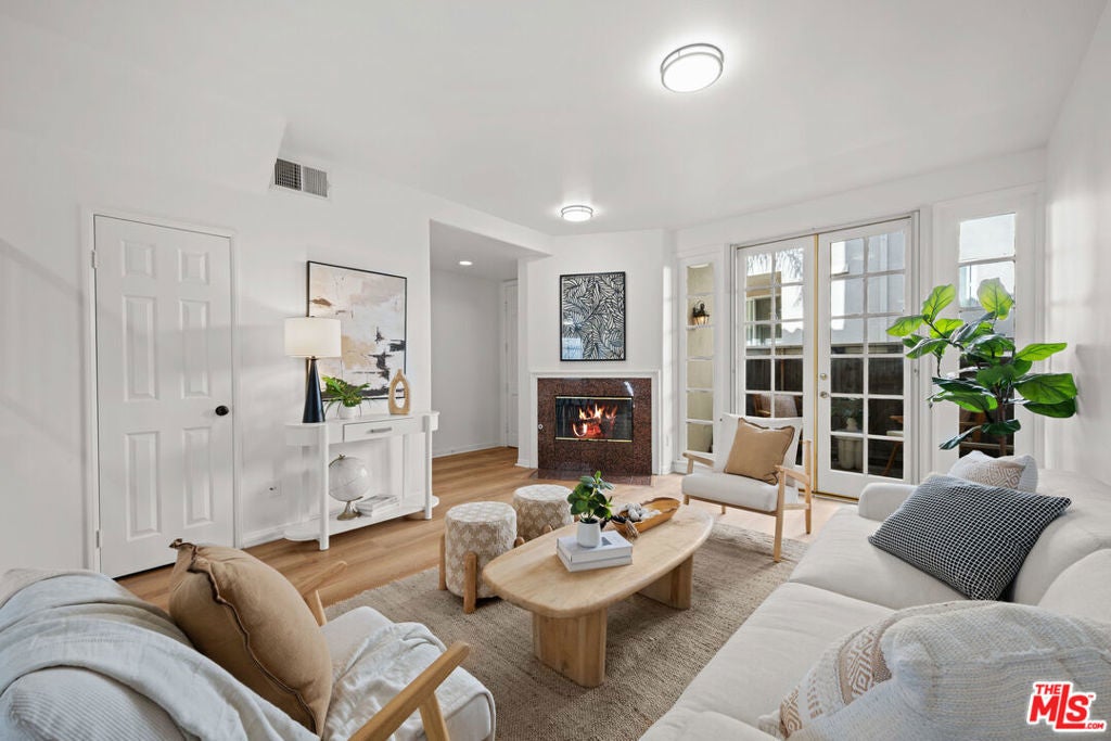 Photo of Listing #26651885