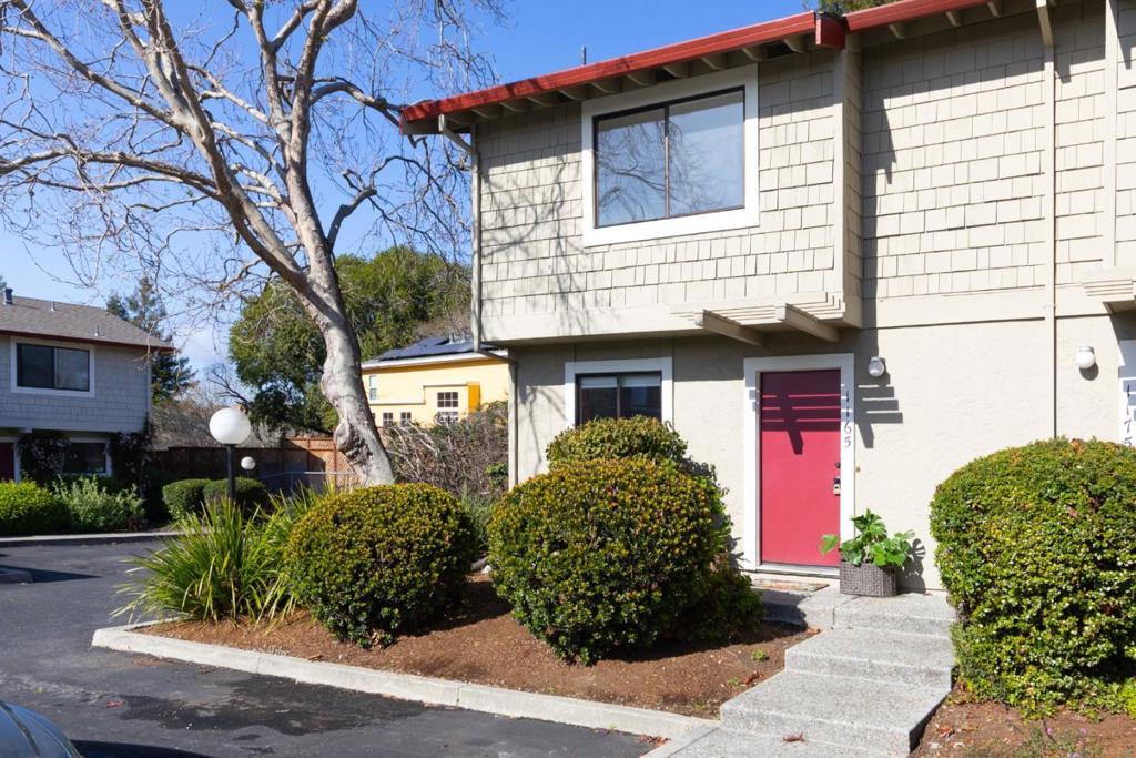 1165 Whitewater 1165, Santa Cruz