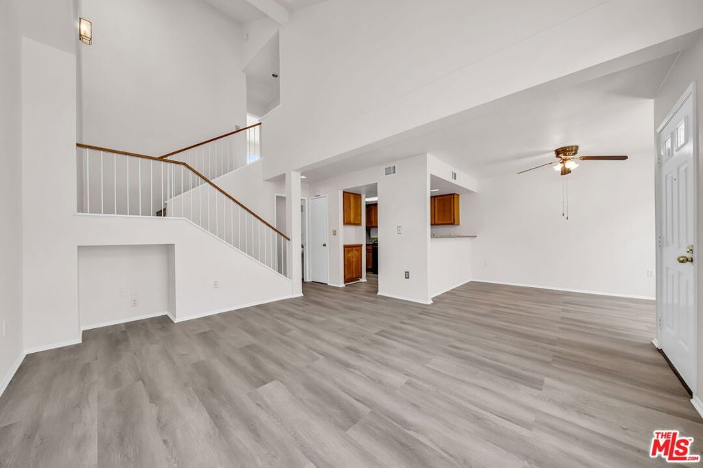 Photo of Listing #26652057