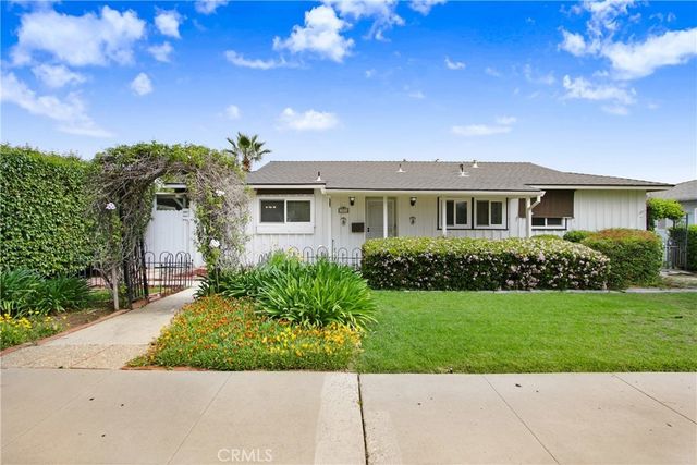 927 Alta Loma Drive, Corona