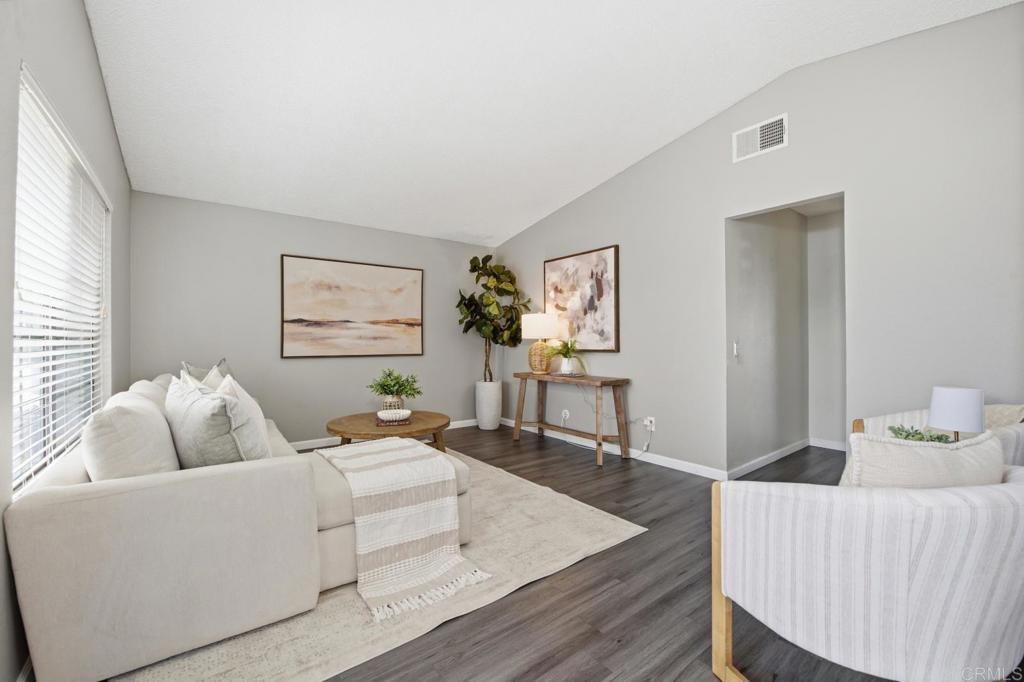 Photo of Listing #PTP2601207