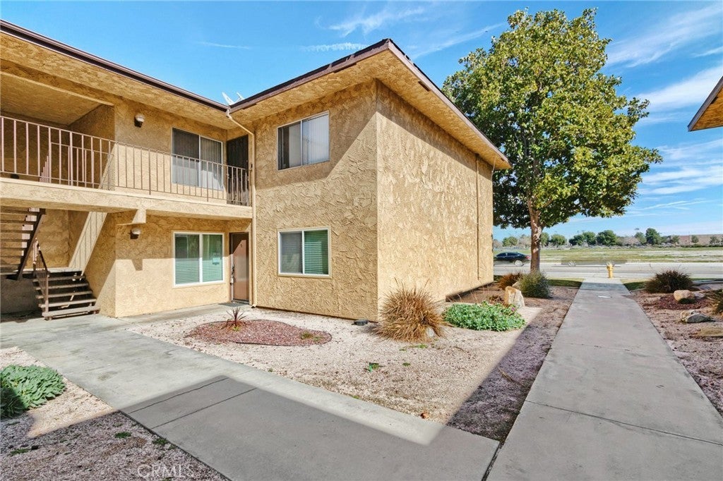 42935 15th, Lancaster