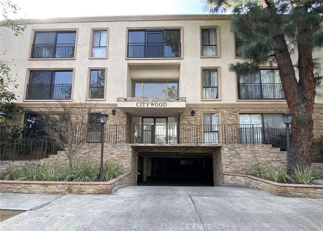 15344 Weddington, Sherman Oaks