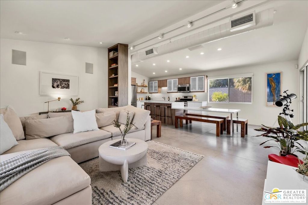 Photo of Listing #26652339PS