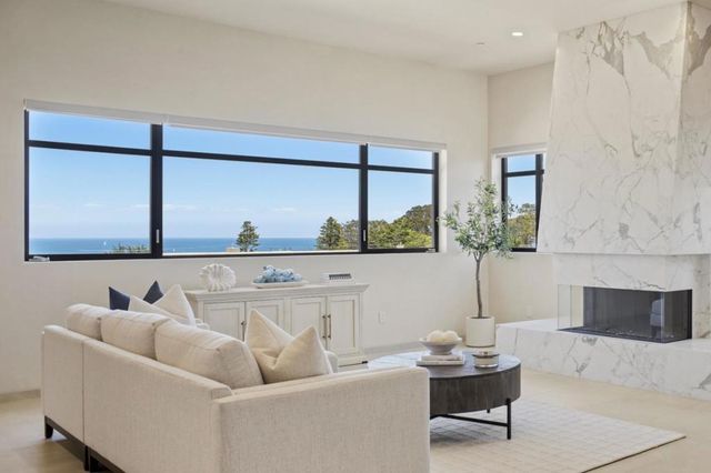 520 Lighthouse Avenue # 301, Pacific Grove