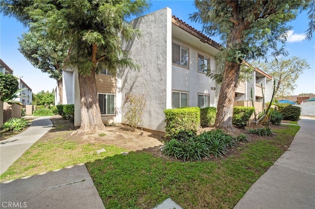 2521 W Sunflower # G8, Santa Ana