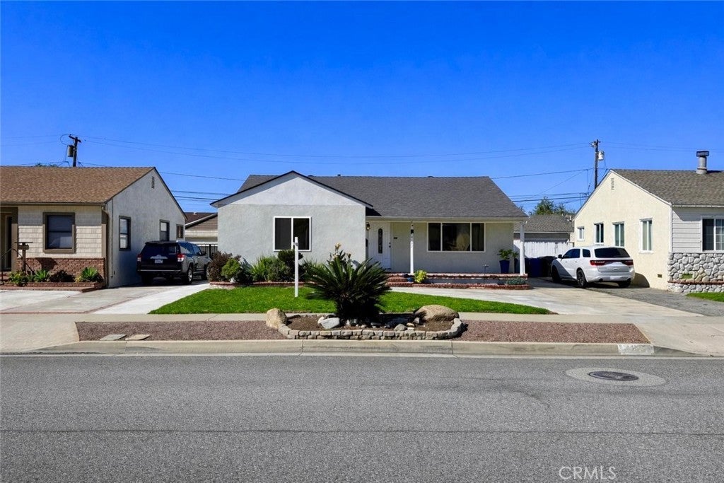 Photo of Listing #DW26035345