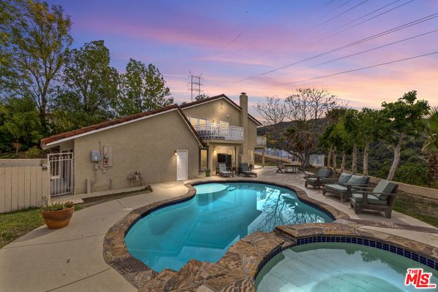 3804 Vista Linda Drive, Encino