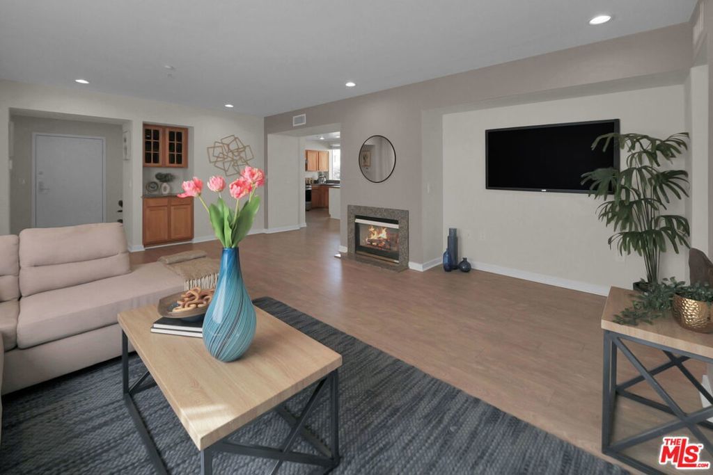 Photo of Listing #26653127